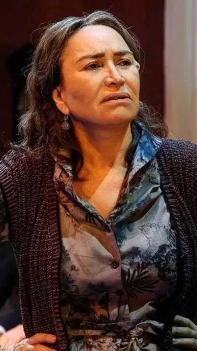 Demet Akbağ