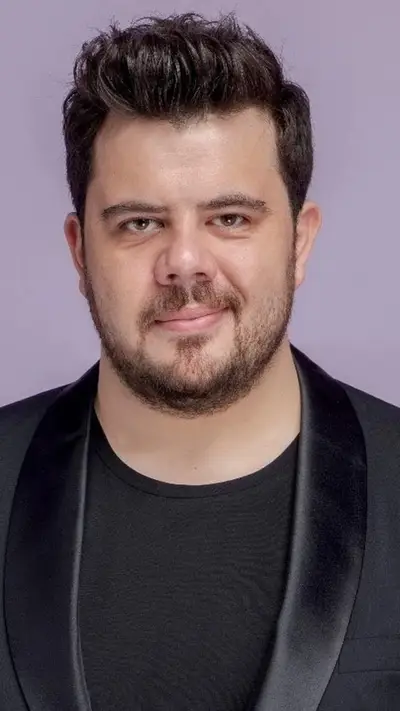 Eser Yenenler